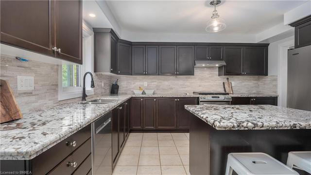 17 Hoodless Court, House detached with 7 bedrooms, 4 bathrooms and 4 parking in Brantford ON | Image 21