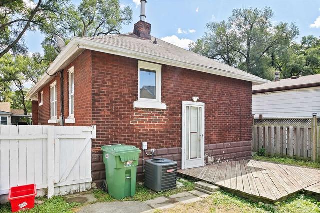 3440 Harris St, House detached with 2 bedrooms, 1 bathrooms and 2 parking in Windsor ON | Image 9