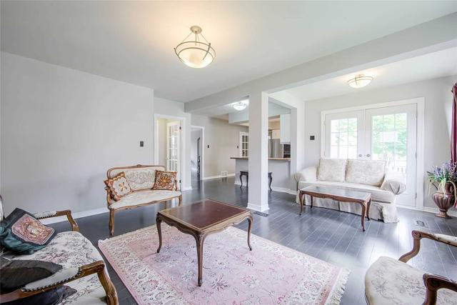 993 Caledonia Rd, House detached with 3 bedrooms, 3 bathrooms and 8 parking in Toronto ON | Image 8