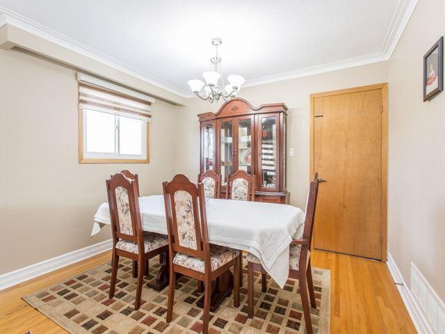 23 Starcross Crt, House detached with 3 bedrooms, 3 bathrooms and 4 parking in Toronto ON | Image 5