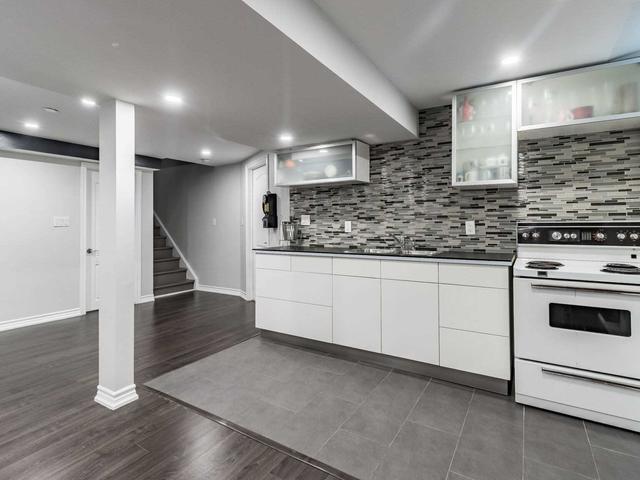 8 Regal Pine Crt, House detached with 4 bedrooms, 4 bathrooms and 6 parking in Vaughan ON | Image 27