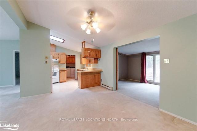 4 Allen Dr, Home with 2 bedrooms, 2 bathrooms and 3 parking in Wasaga Beach ON | Image 10