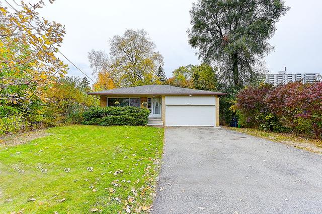 8 Tobruk Cres, House detached with 3 bedrooms, 4 bathrooms and 8 parking in Toronto ON | Image 1