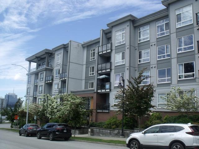 513 - 13733 107a Avenue, Condo with 1 bedrooms, 1 bathrooms and 2 parking in Surrey BC | Card Image