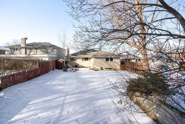 89 Waterford Dr, House detached with 4 bedrooms, 2 bathrooms and 4 parking in Toronto ON | Image 18