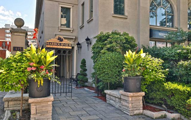 602 - 415 Locust St, Condo with 1 bedrooms, 2 bathrooms and 2 parking in Burlington ON | Image 2