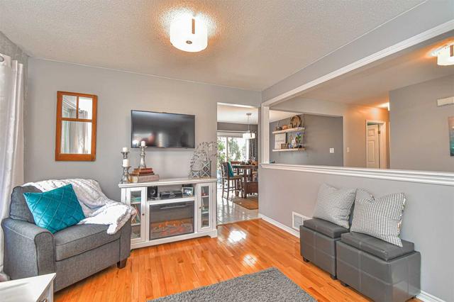 13 Corneil St, House detached with 3 bedrooms, 2 bathrooms and 4 parking in Kawartha Lakes ON | Image 5