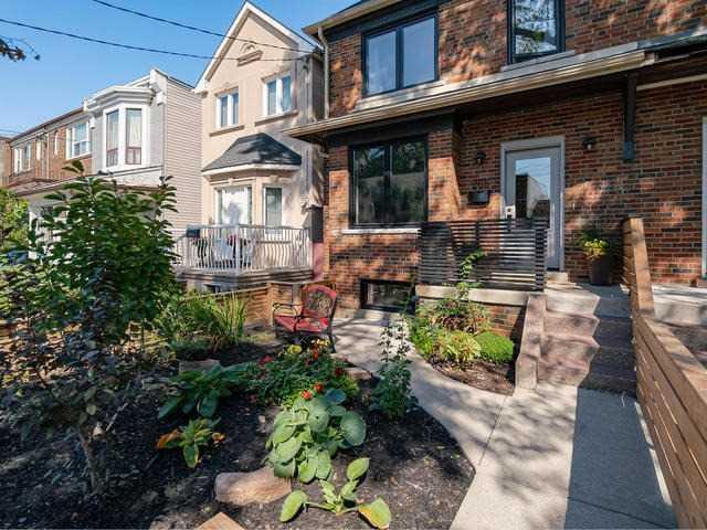 265 Euclid Ave, House semidetached with 3 bedrooms, 4 bathrooms and 2 parking in Toronto ON | Image 1