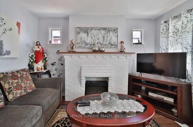 70 Bicknell Ave, House detached with 2 bedrooms, 2 bathrooms and 2 parking in Toronto ON | Image 34