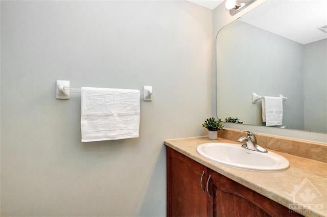 100 Prem Circle, Townhouse with 3 bedrooms, 3 bathrooms and 2 parking in Ottawa ON | Image 14