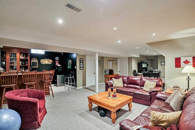 466 Hewitt Circ, House detached with 4 bedrooms, 4 bathrooms and 6 parking in Newmarket ON | Image 26