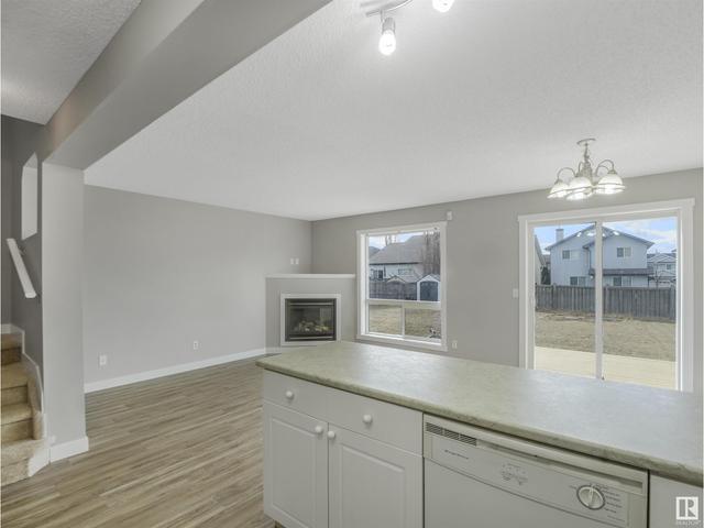 5312 204 St Nw, House semidetached with 3 bedrooms, 2 bathrooms and null parking in Edmonton AB | Image 14