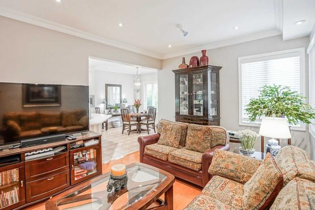 11 Lindcrest Manr, House detached with 3 bedrooms, 3 bathrooms and 3 parking in Markham ON | Image 32