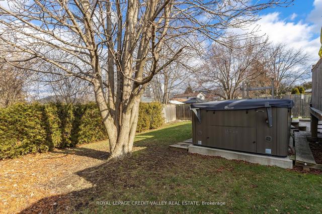 13 Castlemore Dr, House detached with 3 bedrooms, 2 bathrooms and 5 parking in Brampton ON | Image 19