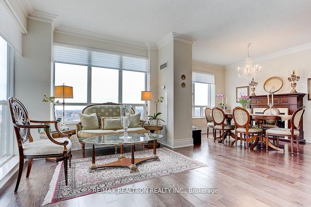 rg5 - 2 Clairtrell Rd, Condo with 2 bedrooms, 3 bathrooms and 2 parking in Toronto ON | Image 5