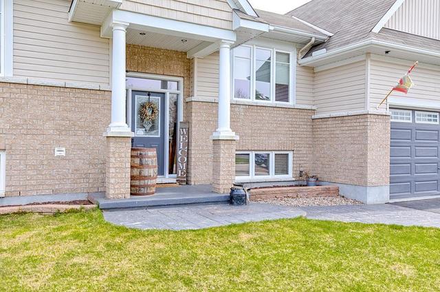 6 Nick Street, House detached with 4 bedrooms, 3 bathrooms and 4 parking in Petawawa ON | Image 3