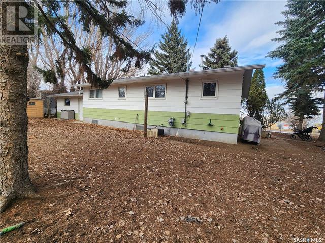 810 Healy Avenue, House detached with 2 bedrooms, 2 bathrooms and null parking in Radville SK | Image 38
