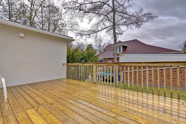 8 Robinson Ave, House detached with 3 bedrooms, 3 bathrooms and 4 parking in Brantford ON | Image 25