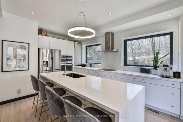 328 Glen Rd, House detached with 3 bedrooms, 4 bathrooms and 2 parking in Toronto ON | Image 3