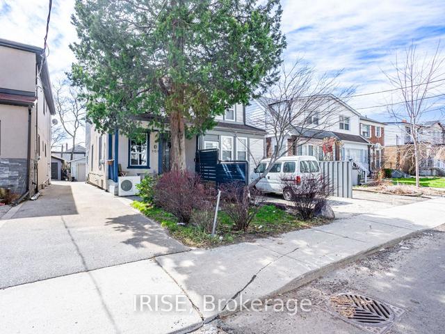 161 Gowan Ave, House semidetached with 3 bedrooms, 3 bathrooms and 2 parking in Toronto ON | Image 12