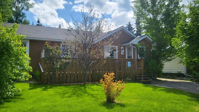 138 Meadow Drive, House detached with 2 bedrooms, 1 bathrooms and 5 parking in Hinton AB | Image 2