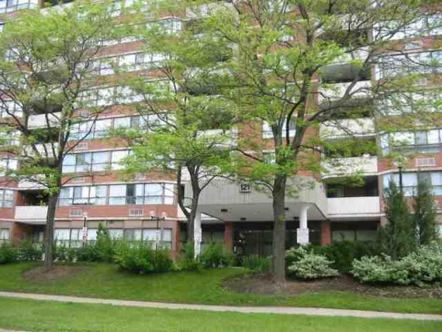 404 - 121 Ling Rd, Condo with 2 bedrooms, 2 bathrooms and 1 parking in Toronto ON | Image 1