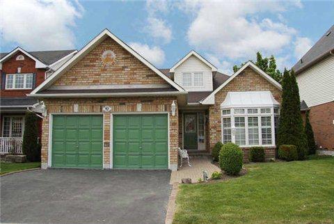 92 Robert Adams Dr, House detached with 2 bedrooms, 2 bathrooms and 4 parking in Clarington ON | Image 1