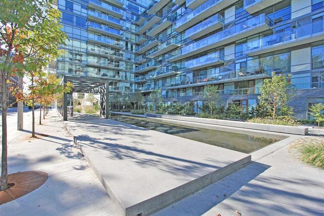 Ph1007 - 55 Stewart St, Condo with 2 bedrooms, 2 bathrooms and 1 parking in Toronto ON | Image 2