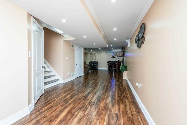 15 Versailles Cres, House semidetached with 3 bedrooms, 4 bathrooms and 3 parking in Brampton ON | Image 24