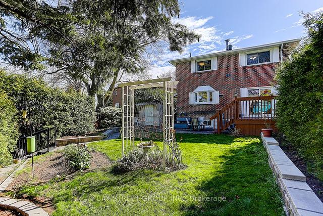 54 Carondale Cres, House attached with 3 bedrooms, 2 bathrooms and 3 parking in Toronto ON | Image 29