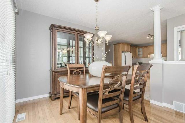 105 Edgemere Dr, House semidetached with 2 bedrooms, 3 bathrooms and 3 parking in Cambridge ON | Image 6