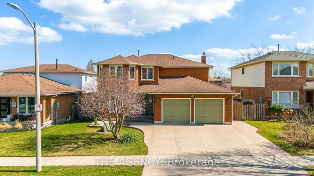 2525 Headon Forest Dr, House detached with 4 bedrooms, 3 bathrooms and 5 parking in Burlington ON | Image 1