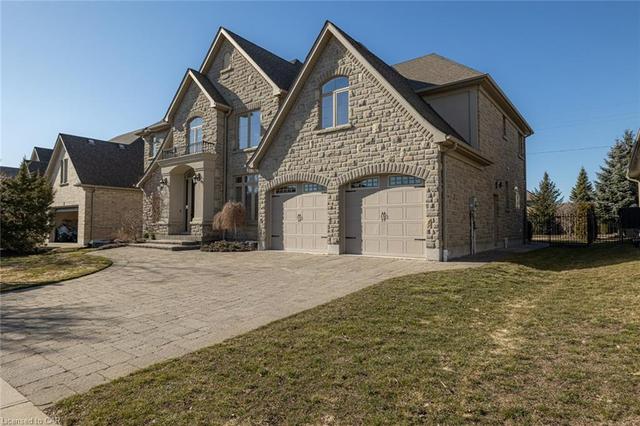 23 Black Maple Crescent, House detached with 5 bedrooms, 2 bathrooms and 4 parking in Kitchener ON | Image 4