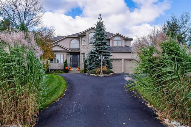 2 Juniper Court, House detached with 5 bedrooms, 4 bathrooms and 7 parking in Collingwood ON | Image 2