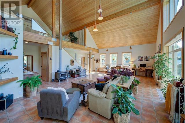 1124 Fish Lake Road, House detached with 3 bedrooms, 2 bathrooms and 7 parking in Okanagan Similkameen F BC | Image 4