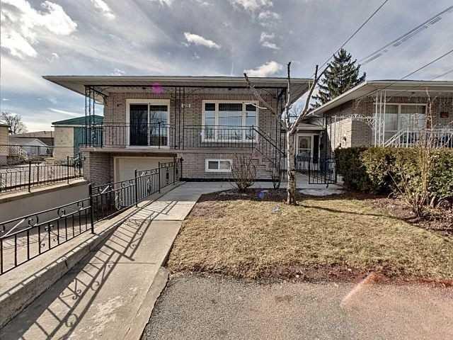 418 Red Oak Ave, House semidetached with 3 bedrooms, 2 bathrooms and 3 parking in Hamilton ON | Image 1
