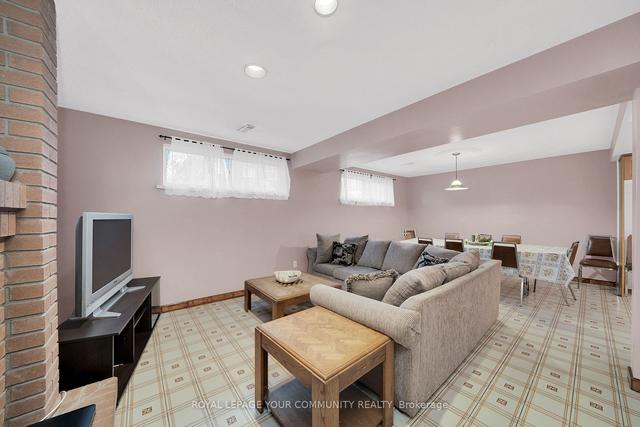 53 Marilyn Pl, House semidetached with 3 bedrooms, 2 bathrooms and 3 parking in Vaughan ON | Image 5