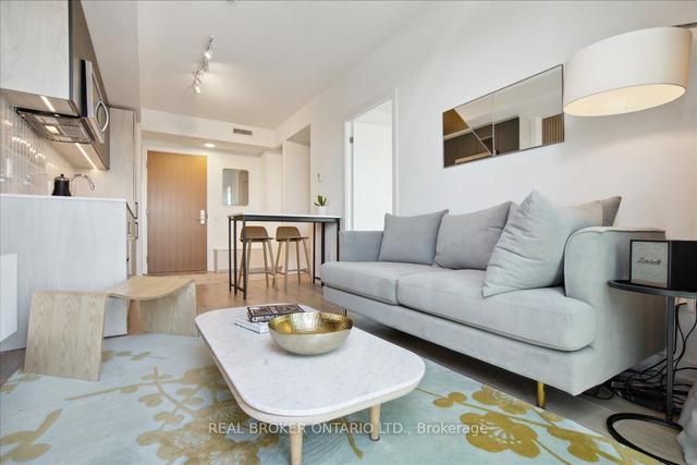 729 - 150 Logan Ave E, Condo with 1 bedrooms, 1 bathrooms and 0 parking in Toronto ON | Image 3