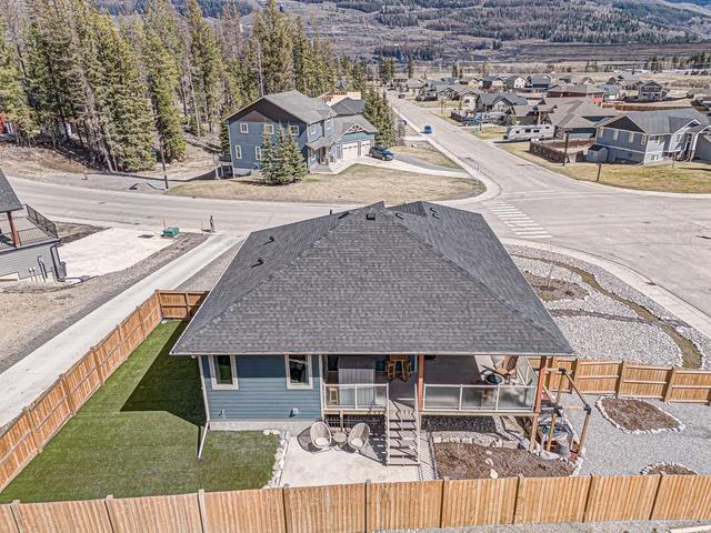 2264 Black Hawk Drive, House detached with 3 bedrooms, 3 bathrooms and null parking in Sparwood BC | Image 51