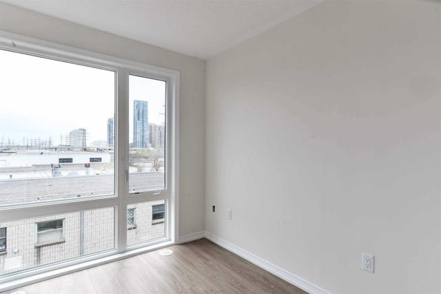 81 - 30 Fieldway Rd, Townhouse with 2 bedrooms, 2 bathrooms and 1 parking in Toronto ON | Image 2