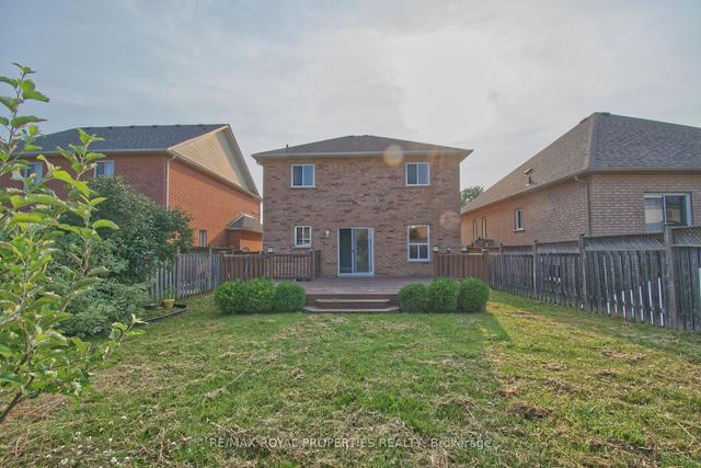 133 Baycliffe Dr, House detached with 4 bedrooms, 3 bathrooms and 4 parking in Whitby ON | Image 24