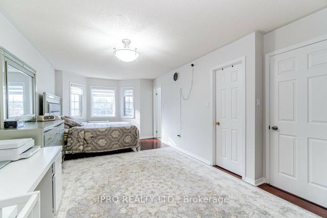 23 Elk St, House detached with 3 bedrooms, 4 bathrooms and 5 parking in Brampton ON | Image 16