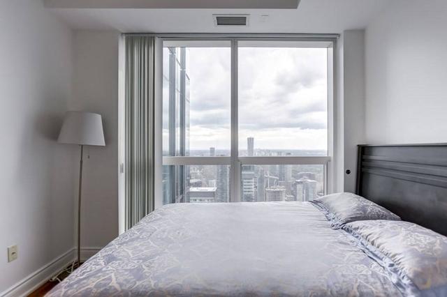 7101 - 388 Yonge St, Condo with 2 bedrooms, 2 bathrooms and 0 parking in Toronto ON | Image 4