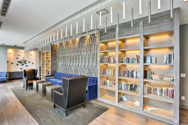 3001 - 1080 Bay St, Condo with 1 bedrooms, 1 bathrooms and 0 parking in Toronto ON | Image 3
