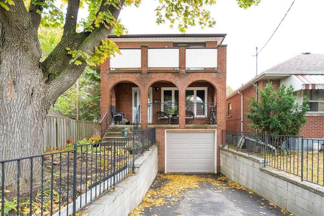 m6n4v1 - 111 Grandville Ave, House detached with 3 bedrooms, 2 bathrooms and 3 parking in Toronto ON | Image 1