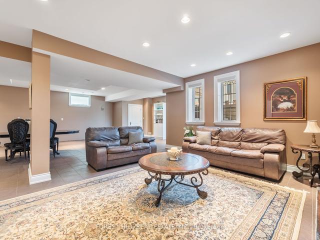 18 Highland Hill, House detached with 4 bedrooms, 5 bathrooms and 4 parking in Toronto ON | Image 14