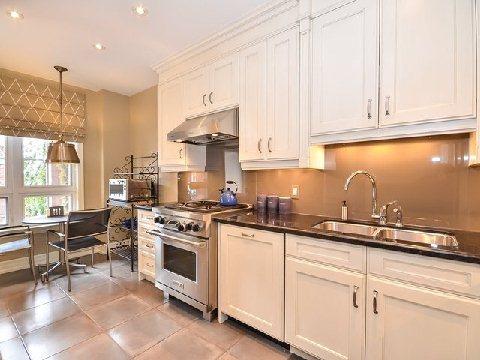th18 - 21 Burkebrook Pl, Townhouse with 3 bedrooms, 3 bathrooms and 2 parking in Toronto ON | Image 6