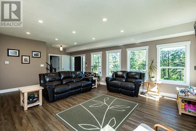14115 Homestead Road, House detached with 6 bedrooms, 3 bathrooms and null parking in Fraser Fort George A BC | Image 7