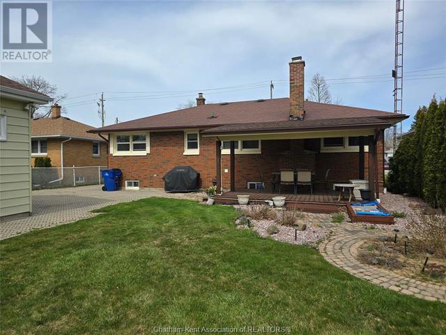 260 Mcnaughton Avenue West, House detached with 4 bedrooms, 2 bathrooms and null parking in Chatham Kent ON | Image 25