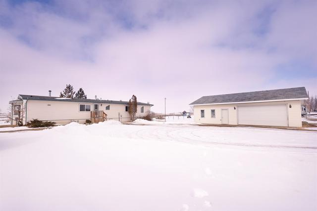 46 - 142070 Twn Rd 191 Road, House detached with 3 bedrooms, 2 bathrooms and 6 parking in Newell County AB | Image 1